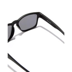 HAWKERS Lunettes De Soleil Pour Homme Et Femme POLARIZED BLACK - CORE Raw 10 HAWKERS Lunettes De Soleil Pour Homme Et Femme POLARIZED BLACK - CORE Raw -Surf Soldes Magasin lunettes de soleil pour homme et femme polarized black core raw 4