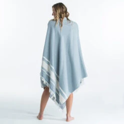Serviette De Plage Poncho 190 X 190 Cm - Gris Bleu -Surf Soldes Magasin serviette de plage poncho 190 x 190 cm gris bleu 2