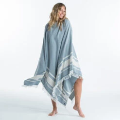 Serviette De Plage Poncho 190 X 190 Cm - Gris Bleu -Surf Soldes Magasin serviette de plage poncho 190 x 190 cm gris bleu 8